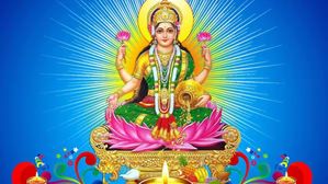 అనుగ్రహించిన లక్ష్మీ దేవి.. నవంబర్ 12 వరకు ఈ రాశుల వారికి డబ్బే డబ్బు!