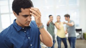 మీ ఫ్రెండ్‌లో ఈ లక్షణాలు ఉంటే వారు మిమ్మల్ని అవసరానికి వాడుకుంటున్నారని అర్ధం!