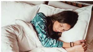 మీ వయస్సు ప్రకారం రోజులో ఎన్ని గంటలు,ఏ టైంకి పడుకోవాలో తెలుసా? 