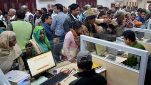 Banks: బ్యాంకు ఉద్యోగులకు భారీ శుభవార్త.. 2025 జనవరిలో గట్టిగానే ఉన్నాయ్ గా