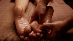 పడుకునే ముందు మీ పాదాలకు ఇలా చేస్తే ఈ నాలుగు సమస్యలు తొలిగిపోతాయి!