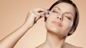 ఇంట్లో దొరికే ఐస్ క్యూబ్స్‌ ముఖానికి ఇలా రాసుకుంటే,అత్యంత అందమైన చర్మం మీ సొంతం