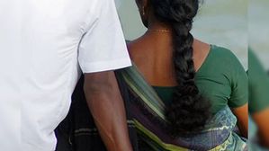 ఆస్తి ఉన్న భర్తను వదిలేసి బిచ్చగాడితో లేచిపోయిన భార్య.. ఎందుకంటే?