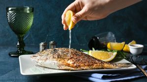 మాంసంపై నిమ్మకాయ పిండుకొని తింటే ఏమవుతుందో తెలుసా? పండగకు ముందే తెలుసుకోండి