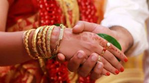 పెళ్లైన కూతురికి అది ఇస్తే ఆమె అదృష్టం పెరుగుతుంది..శుభమార్పులు,హ్యాపీ లైఫ్!