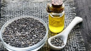 ఈ నూనె జుట్టుకు రాసుకుంటే.. మీరు వద్దన్నా జుట్టు పెరుగుతుంది,గుంజినా కూడా ఊడదు