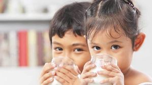 ప్రతి తల్లి చేస్తున్న తప్పు ఇదే.. పిల్లలకు పాలతో పాటు ఇవి అస్సలు పెట్టకూడదు, చాలా డేంజర్!