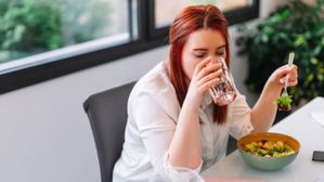 తిన్న వెంటనే చేయకూడని పనులు ఇవే..పొరపాటున చేస్తే హాస్పిటల్ బెడ్ మీద గ్యారెంటీ!