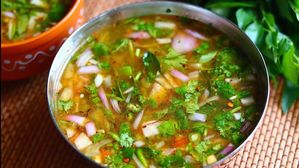 మన పూర్వీకులకు ఎంతో ఇష్టమైన పులుసు ఇదే, ఒక్కసారి తింటే జీవితంలో వదలరు.. వాళ్ళ స్టైల్‌లో ఎలా చేసుకోవాలంటే?