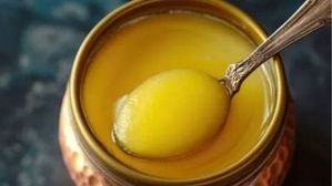 షాపులో కొన్న నెయ్యి ఒరిజనలా లేదా కల్తీదా? ఇలా చేస్తే ఈజీగా తెలిసిపోతుంది