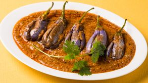 అచ్చమైన ఆంధ్ర స్టైల్ గుత్తి వంకాయ పులుసు.. ఒకటే ముద్ద తినండి,మైమరచిపోవాల్సిందే.. ఎలా చేసుకోవాలంటే?