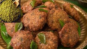 ఆంధ్రా స్టైల్ క్రిస్పీ స్నాక్..పెసర గారెలు క్రిస్పీగా,రుచికరంగా ఎలా చేయాలో చూడండి