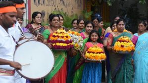 బోనాల నుండి బతుకమ్మ దాకా..తెలంగాణ వానాకాల పండగలు,ప్రాముఖ్యత,తేదీలు,ఆచారాలు