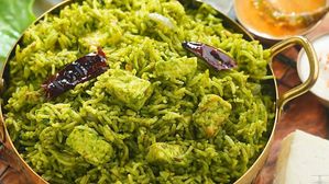 మిగిలిపోయిన అన్నంతో పాలక్ పనీర్ రైస్..100కి 200 మార్కులు ఇవ్వొచ్చు..ఎలా చేసుకోవాలంటే