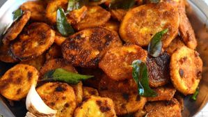 పప్పుచారులో నంజుకొని తినడానికి ఇదే సరైనది..పచ్చి అరటికాయతో ఫ్రై ఇలా చేసుకోండి