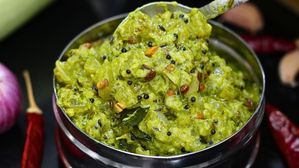 గ్రేవీతో క్రీమీగా,పచ్చిమిర్చి ఘాటుతో సొరకాయ పాలు కూర..అన్నం,చపాతీలోకి కేక..ఎలా చేయాలంటే..