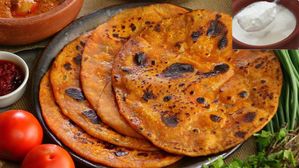 నోట్లో వెన్నలా కరిగిపోయే టమాటో పరాటా..ఆయిల్ కూడా అక్కర్లేదు..ఎలా చేసుకోవాలంటే