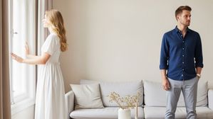 మీ భార్య మీ నుంచి విడిపోవడానికి ఆలోచిస్తోందని చెప్పే 5 కీలక సంకేతాలు!