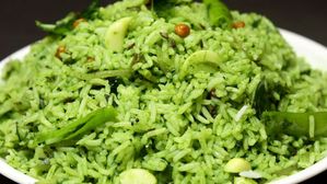  సూపర్ టేస్టీ, హెల్తీ పాలక్ రైస్..జస్ట్ 10 నిమిషాల్లోనే ఎలా చేసుకోవాలంటే..