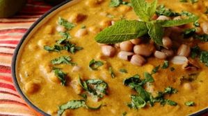 చికెన్ మటన్‌ ను మరిపించే రుచి.. ఒక్కసారి తింటే వదలరు..హోటల్ స్టైల్ పల్లీ కుర్మా