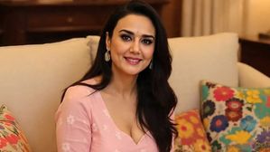 50లోనూ పాతికేళ్ల పడుచులా మెరవడమెలా? ప్రీతి జింటా సీక్రెట్స్ 