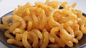 పైకి కరకరలాడుతూ,లోపల జ్యూసీగా..తిన్నకొద్దీ తినాలనిపించే ఒడిషా స్పెషల్ ధాారాక్షి స్వీట్