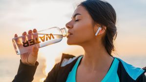 మీ బరువును బట్టి రోజుకి ఎన్ని నీళ్లు తాగాలి? శరీరానికి సరిపడా వాటర్ తాగకపోతే వచ్చే సమస్యలు?