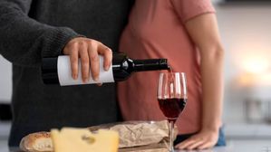 రెడ్ వైన్ తాగుతున్నారా? చచ్చారు పోండి!..డాక్టర్ చెప్పిన షాకింగ్ నిజం