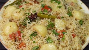 సుగంధ ద్రవ్యాల మేళవింపుతో.. మర్చిపోలేని రుచినిచ్చే ఆలూ యఖ్ని పులావ్