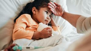 15 నిమిషాల్లోనే ఇంట్లోనే పిల్లల జ్వరాన్ని తగ్గించడం ఎలా? డాక్టర్ చెప్పిన మ్యాజిక్ టెక్నిక్