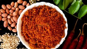 అసలైన ఆంధ్ర స్టైల్ పల్లీ కారం పొడి..ఇక కూరలతో పనే లేదు