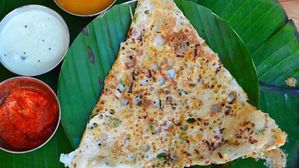 పిండి రుబ్బే పనిలేదు.. కేవలం 10 నిమిషాల్లో హోటల్ స్టైల్ రవ్వ దోశ..ఎలా చేసుకోవాలంటే.. 