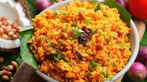 అన్నం మిగిలిందా? కర్ణాటక స్పెషల్ టమాటో చిత్రాన్నం చేయండి..రుచి చూస్తే ఫిదా!