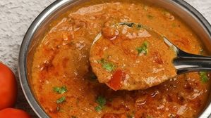 ఇడ్లీ, దోసె,చపాతీ, పూరీ.. దేనికైనా ఇదే పర్ఫెక్ట్ సైడ్ డిష్!..నాలుకను కట్టిపడేసే టమోటా కుర్మా