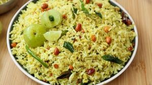 ఉసిరితో ఇలా పులిహోర చేస్తే..ఒక్క మెతుకు కూడా వదలకుండా తింటారు!