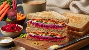 నూనె లేని స్నాక్..ఆరోగ్యం ప్లస్ రుచి.. 5 నిమిషాల్లోనే బీట్‌ రూట్ క్యారెట్ శాండ్‌ విచ్