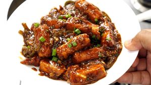 బజ్జీలు, పకోడీలు బోర్ కొట్టాయా? అయితే ఈ హాట్ పనీర్ మంచూరియన్ ట్రై చేయండి