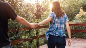 Chanakya Niti: జీవిత భాగస్వామిని ఎంచుకునేటప్పుడు ఈ తప్పులు చేయకండి!  