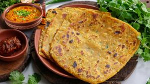 రాత్రి మిగిలిన పప్పును పారేస్తున్నారా? ఒక్కసారి ఇలా దాల్ పరాఠా ట్రై చేయండి, లొట్టలేస్తారు!