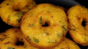 ఉదయం ఇడ్లీలు మిగిలాయా? పడేయకండి.. సాయంత్రానికి ఇలా కరకరలాడే వడలు చేయండి!