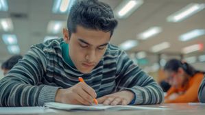 CBSE పరీక్షల ఒత్తిడి: విద్యార్థుల పీడకలలు, నిద్ర చిట్కాలు