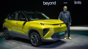 ఎలక్ట్రిక్ కార్ల మార్కెట్‌లో సంచలనం..జీవితకాల బ్యాటరీ వారంటీతో టాటా పంచ్ ఈవీ ఫేస్‌లిఫ్ట్ లాంచ్!