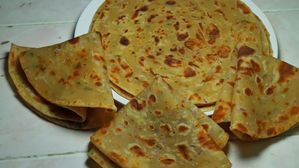 కూరతో పనేలేదు.. ఒట్టిదే తినేసే రుచికరమైన వెజిటబుల్ చపాతీ..తయారీ ఇలా!