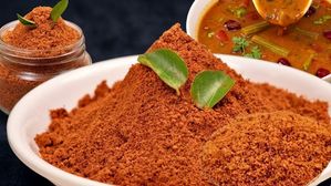 అచ్చం హోటల్ స్టైల్ సాంబార్ కావాలా? అయితే ఈ మసాలాను ఇంట్లోనే చేసుకోండి!