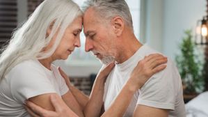 వృద్ధాప్యంలో శృంగారం.. ఈ 5 విషయాలు పాటిస్తే మీ బంధం మరింత మధురం!