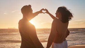 అందరూ మిమ్మల్నే ఇష్టపడాలా? మిమ్మల్ని ప్రత్యేకంగా నిలబెట్టే సైకలాజికల్ సీక్రెట్స్!