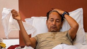 ఆకలినే ఆయుధంగా మార్చి 20 రోజులుగా నిరాహార దీక్ష.. ఎందుకీ ఉద్యమం, ఎవరీ సోనం వాంగ్‌ చుక్‌.!