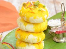 আপনার হাতের কেশরী সন্দেশ খেলে হীনমন্যতায় ভুগবে প্রসিদ্ধ মিষ্টান্ন ভাণ্ডার