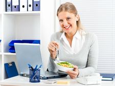 (ছবি) অফিস সংক্রান্ত এই ১০টি বদ অভ্যাস যা আপনার আমার সকলের আছে!