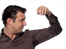 (ছবি) ঘরোয়া পদ্ধতিতে ঘামের দুর্গন্ধ থেকে মুক্তি পান